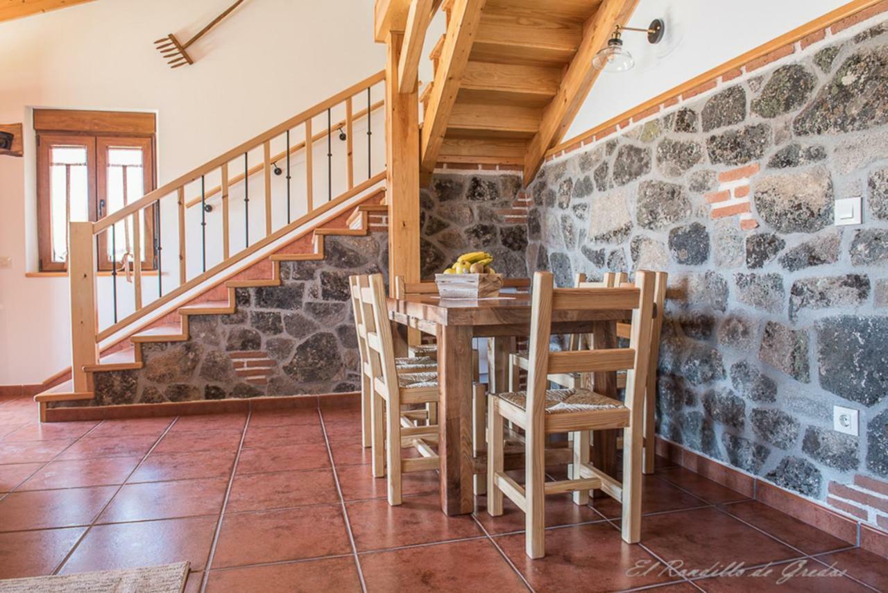 Hostal El Rondillo de Gredos Hoyos del Collado Exterior foto