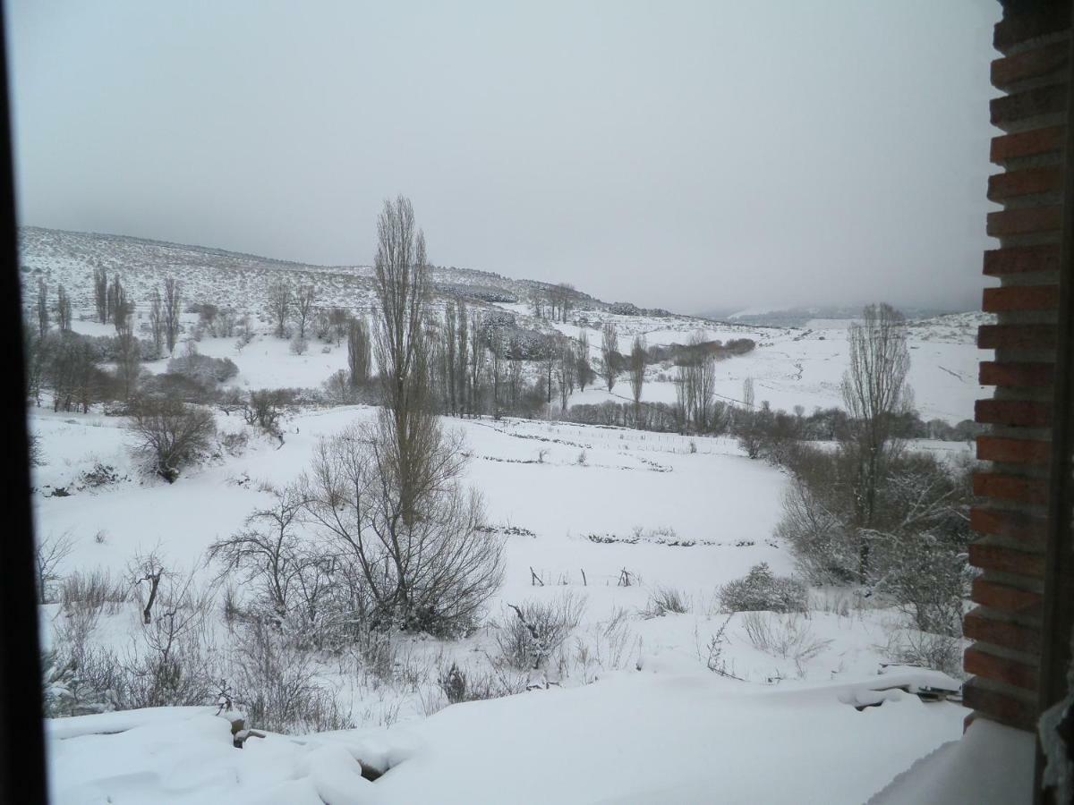 Hostal El Rondillo de Gredos Hoyos del Collado Exterior foto