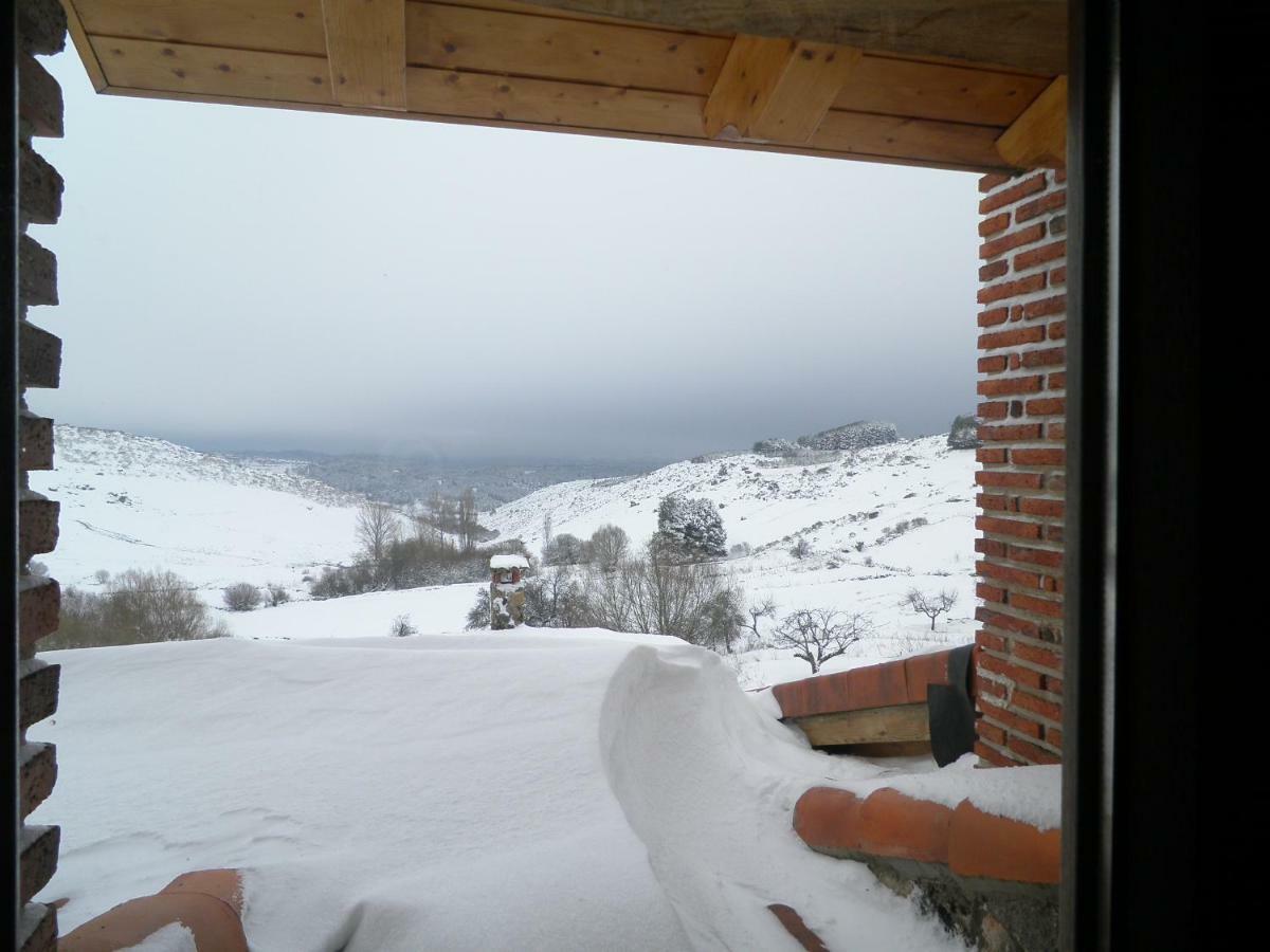 Hostal El Rondillo de Gredos Hoyos del Collado Exterior foto